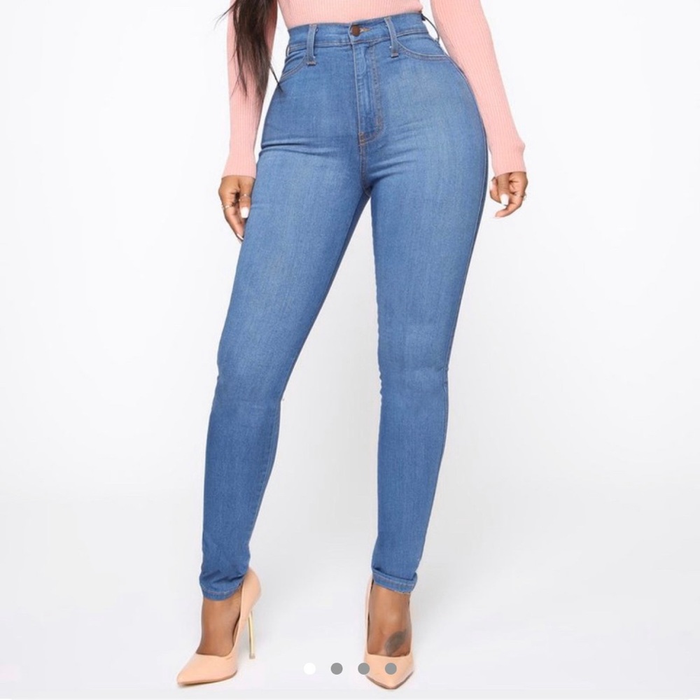 Fashion nova high waisted jeans !